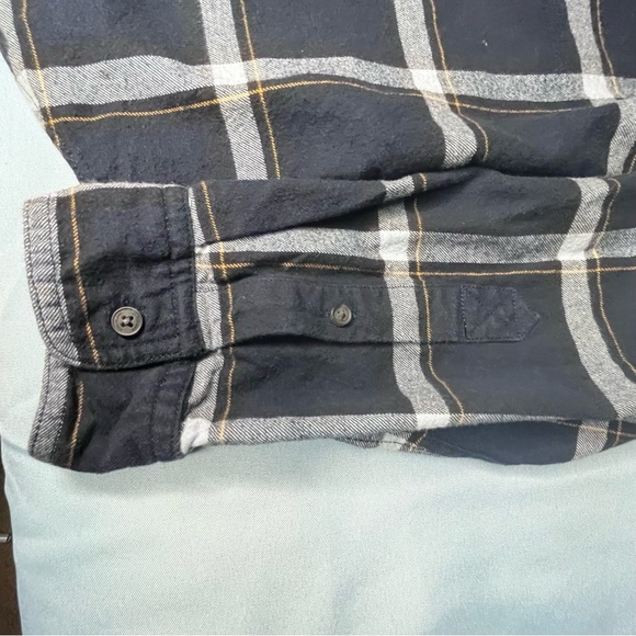 Timberland White and Blue navy Casual Button Down Shirt - Picture 5 of 8